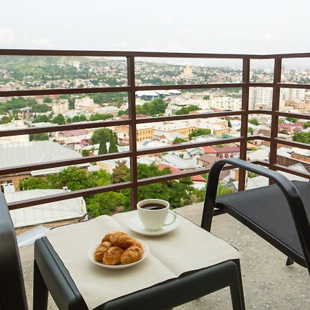 Vista Hotel Tbilisi Buitenkant foto