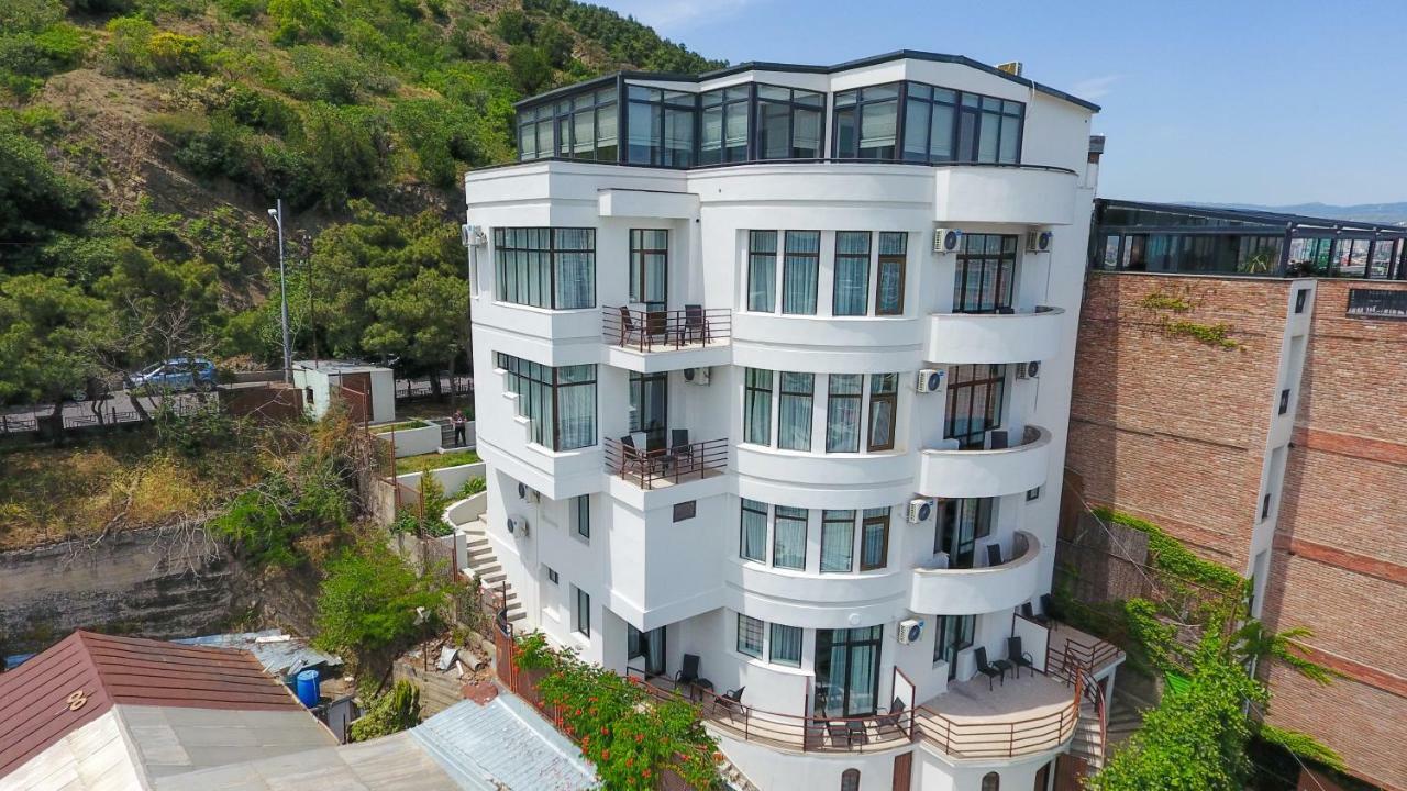 Vista Hotel Tbilisi Buitenkant foto