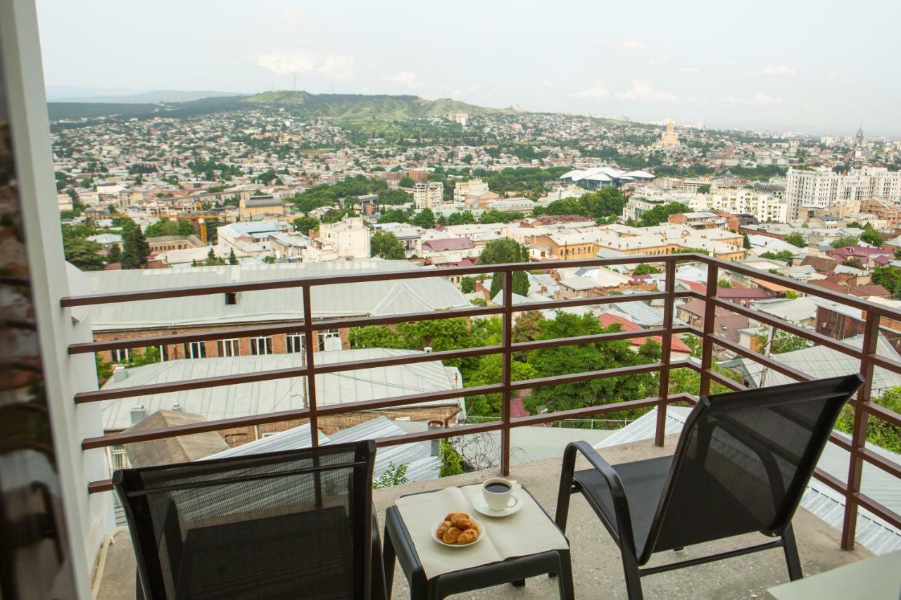 Vista Hotel Tbilisi Buitenkant foto