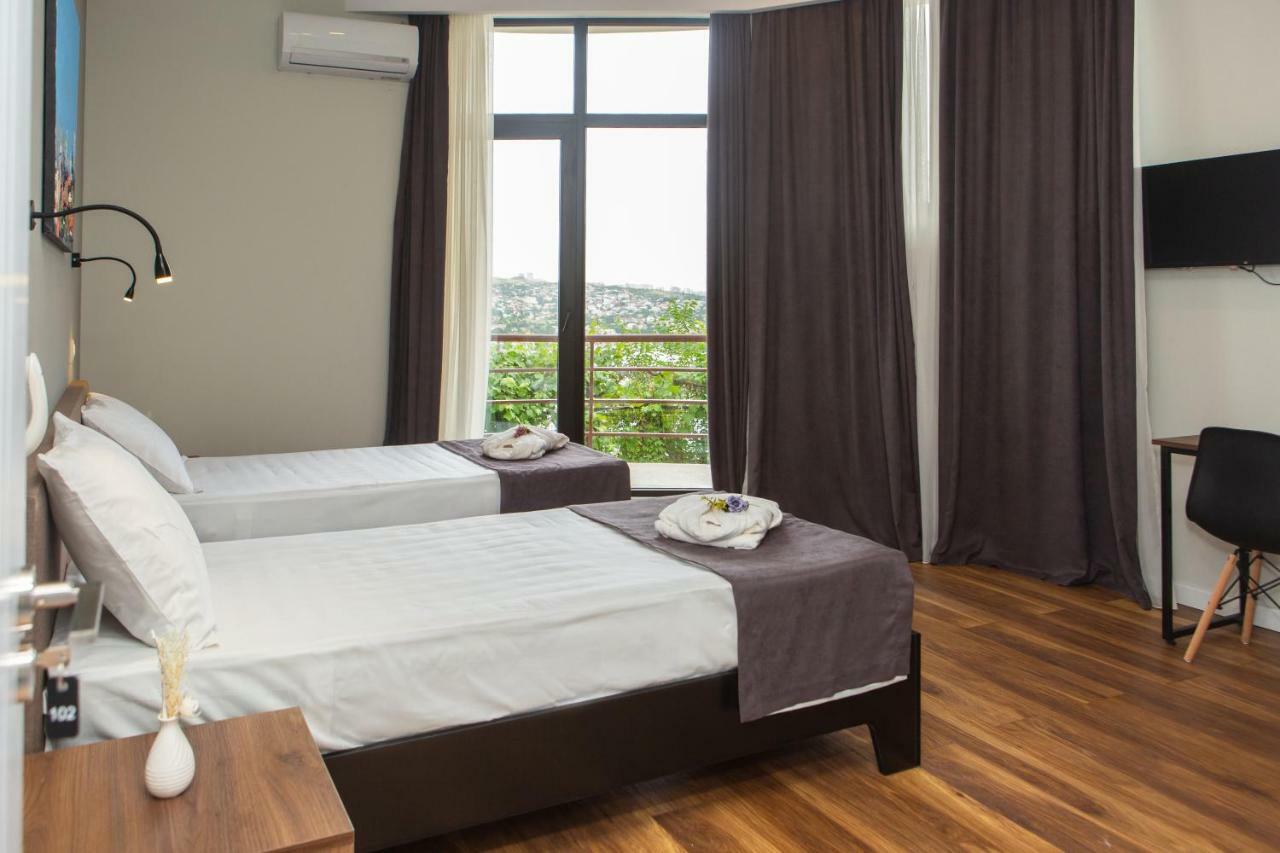 Vista Hotel Tbilisi Buitenkant foto