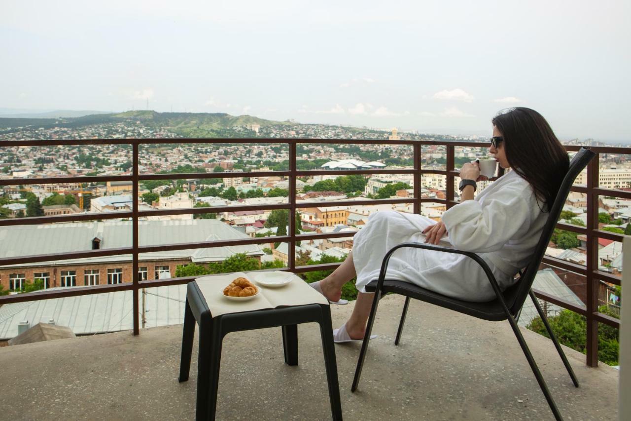 Vista Hotel Tbilisi Buitenkant foto