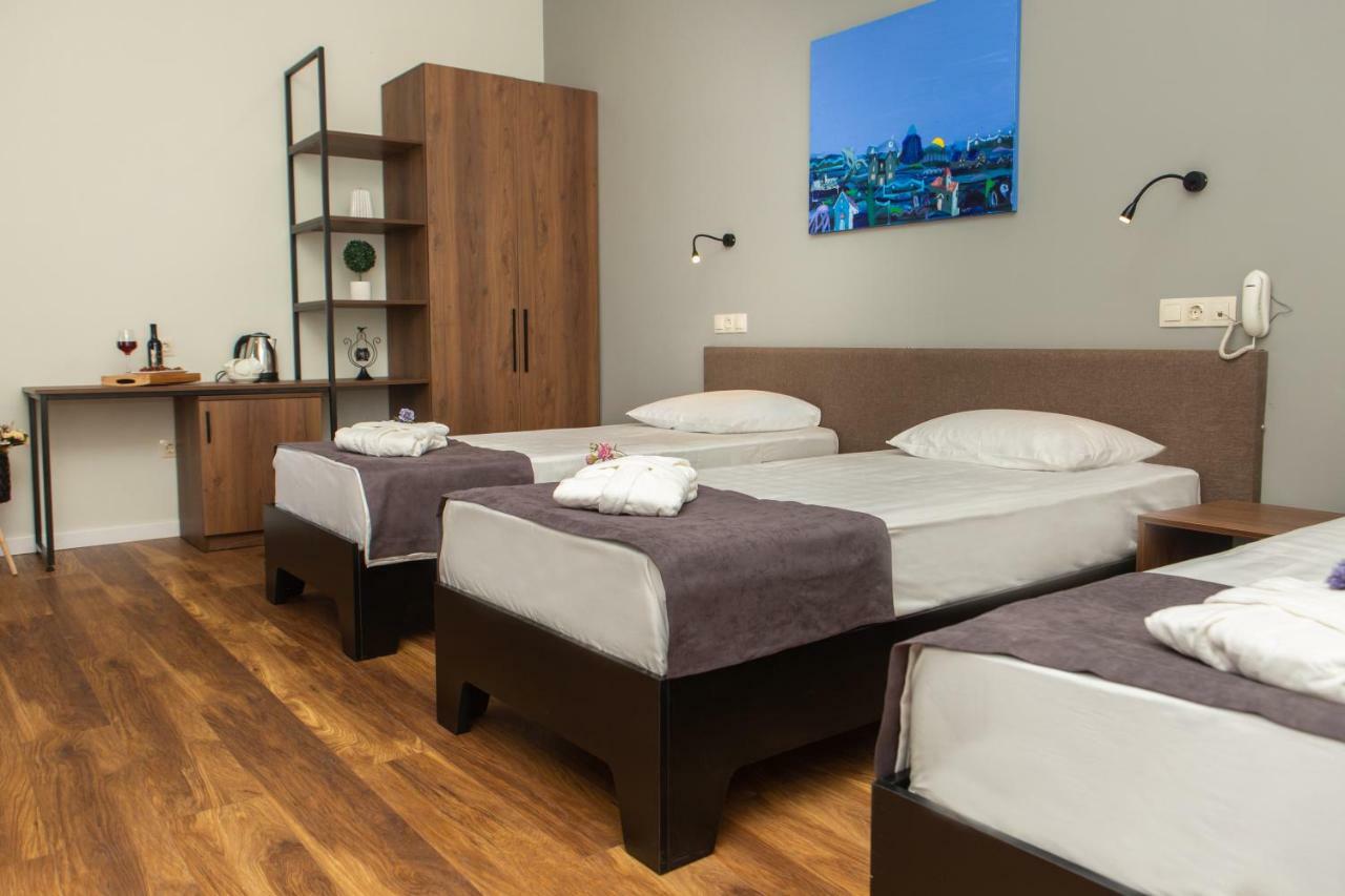 Vista Hotel Tbilisi Buitenkant foto